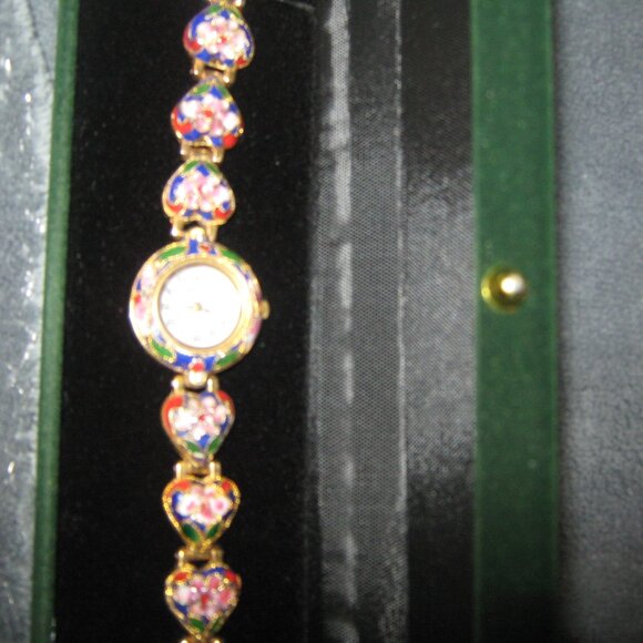 Persona Jewelry - RARE Vintage Gold Heart Cloisonné Quartz Watch